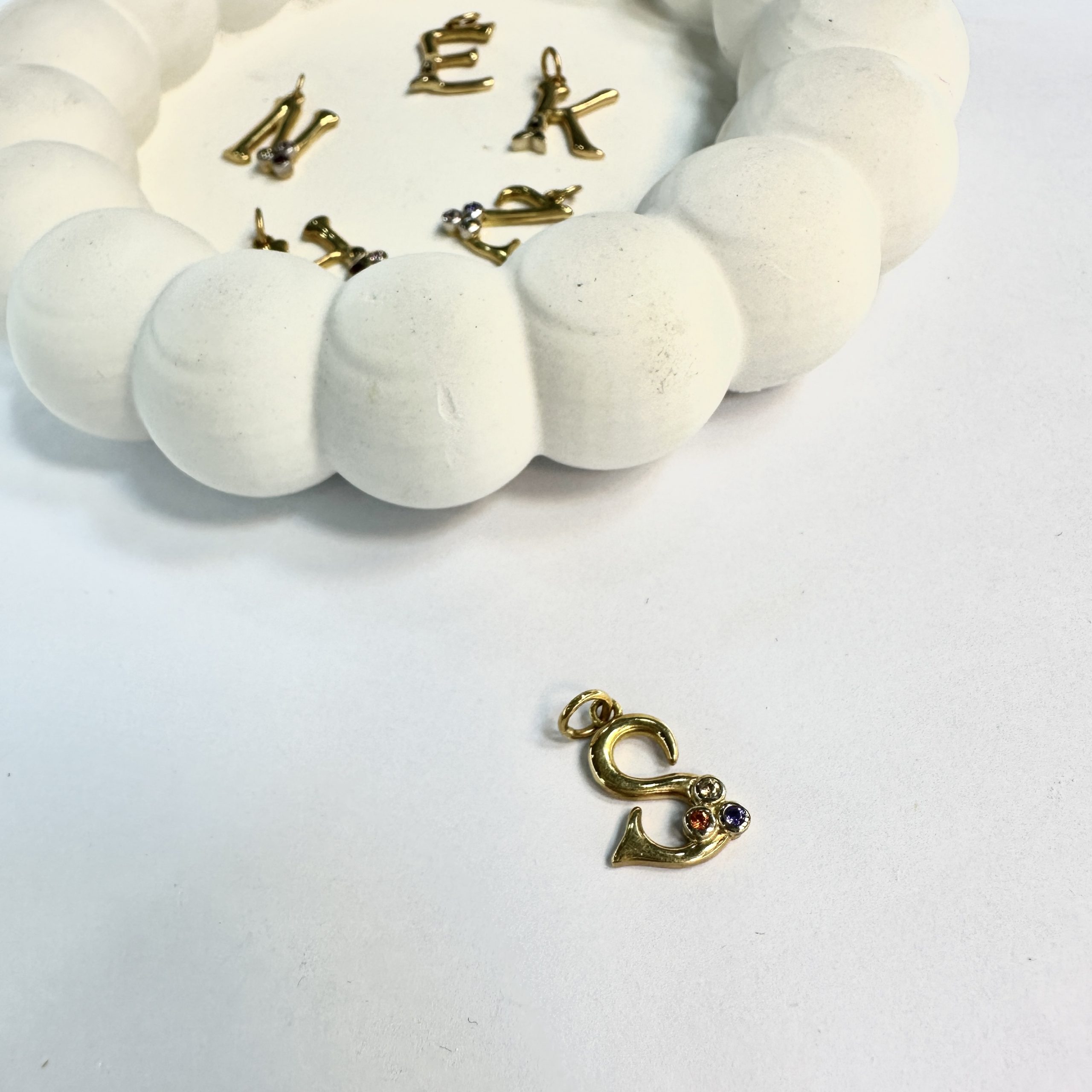 22B4096B-A3E5-4CBE-B2B6-2CD00BC94C93